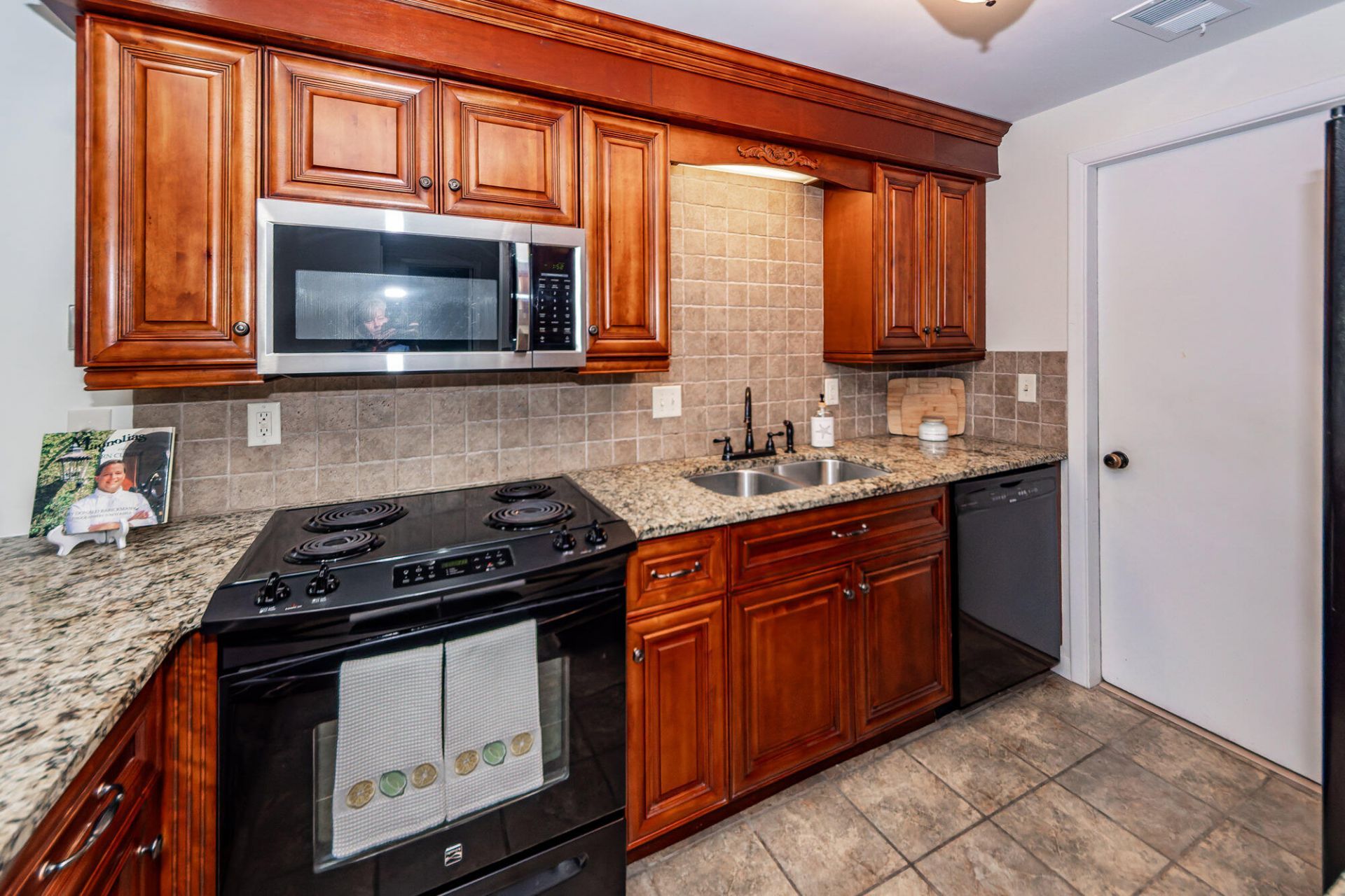 306 Ventura Place Photo 6