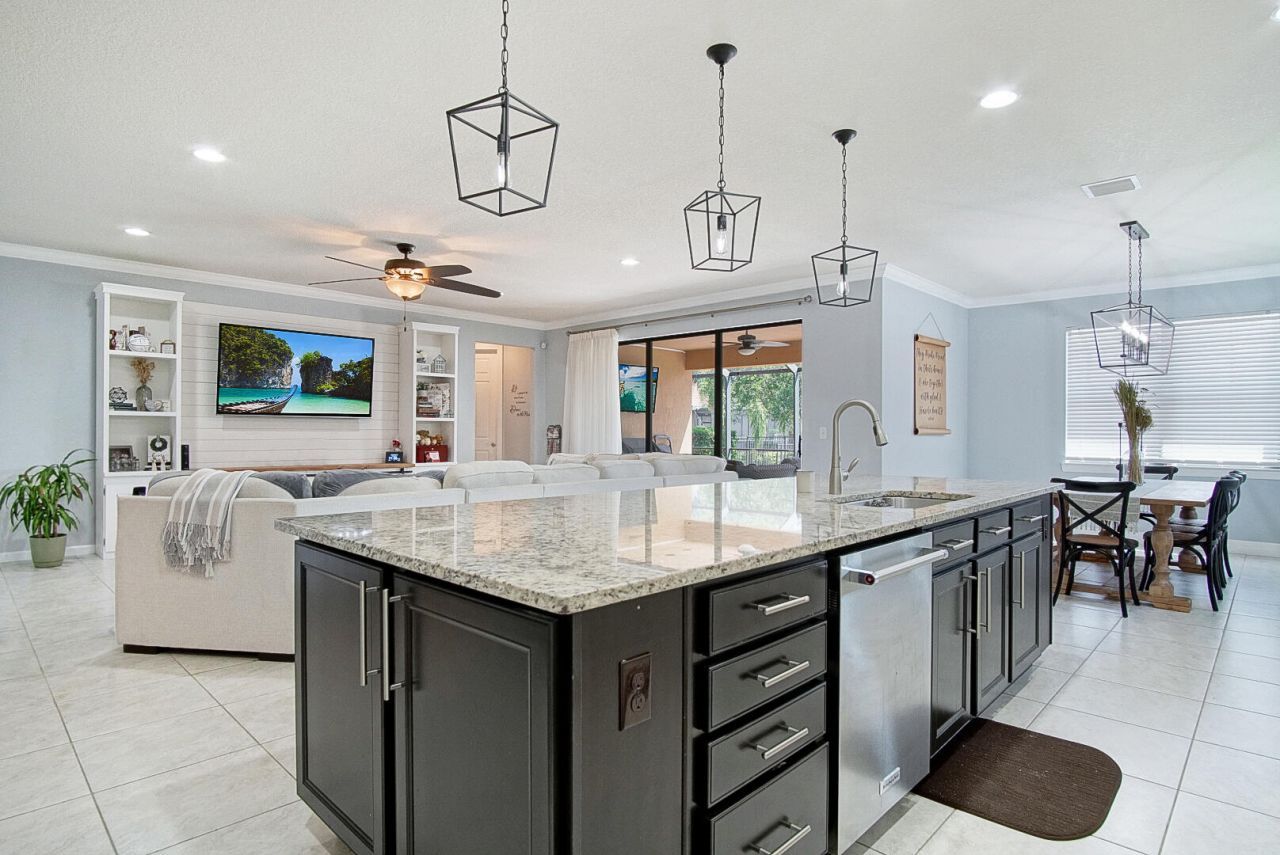 301 SE Huntington Circle, Port Saint Lucie, FL 34984 Photo