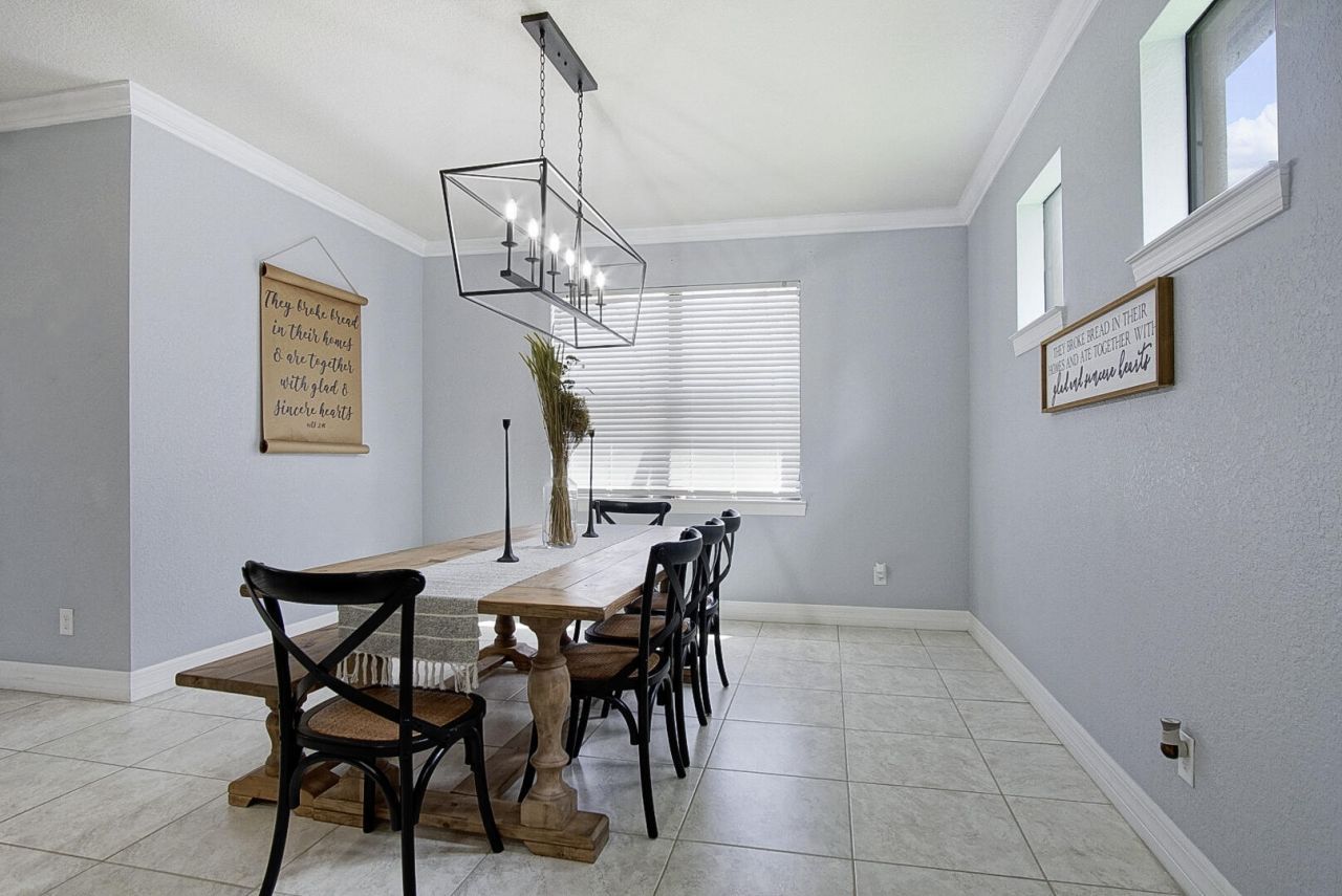 301 SE Huntington Circle, Port Saint Lucie, FL 34984 Photo