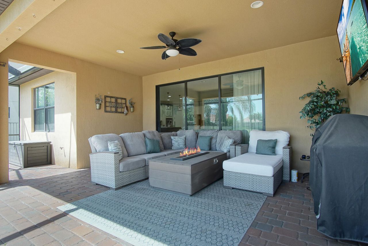 301 SE Huntington Circle, Port Saint Lucie, FL 34984 Photo