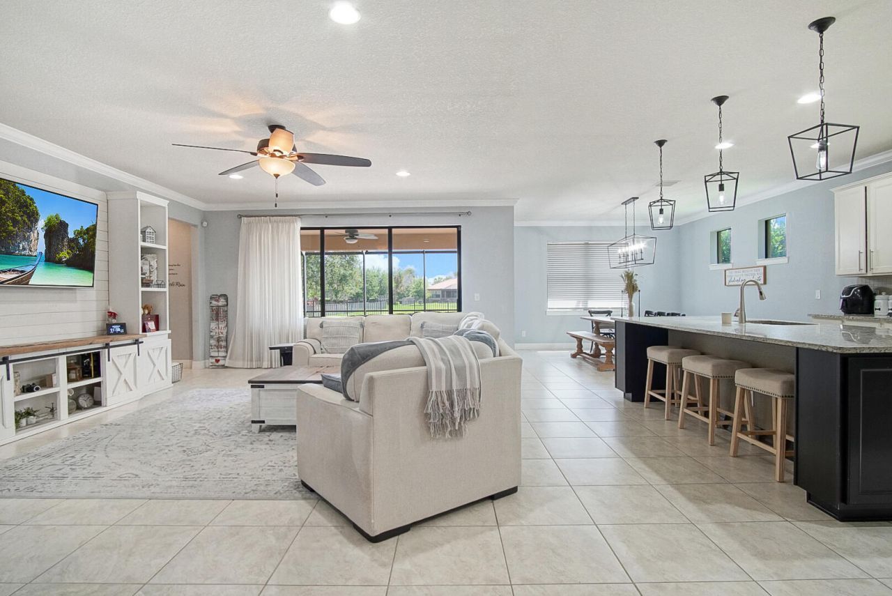 301 SE Huntington Circle, Port Saint Lucie, FL 34984 Photo