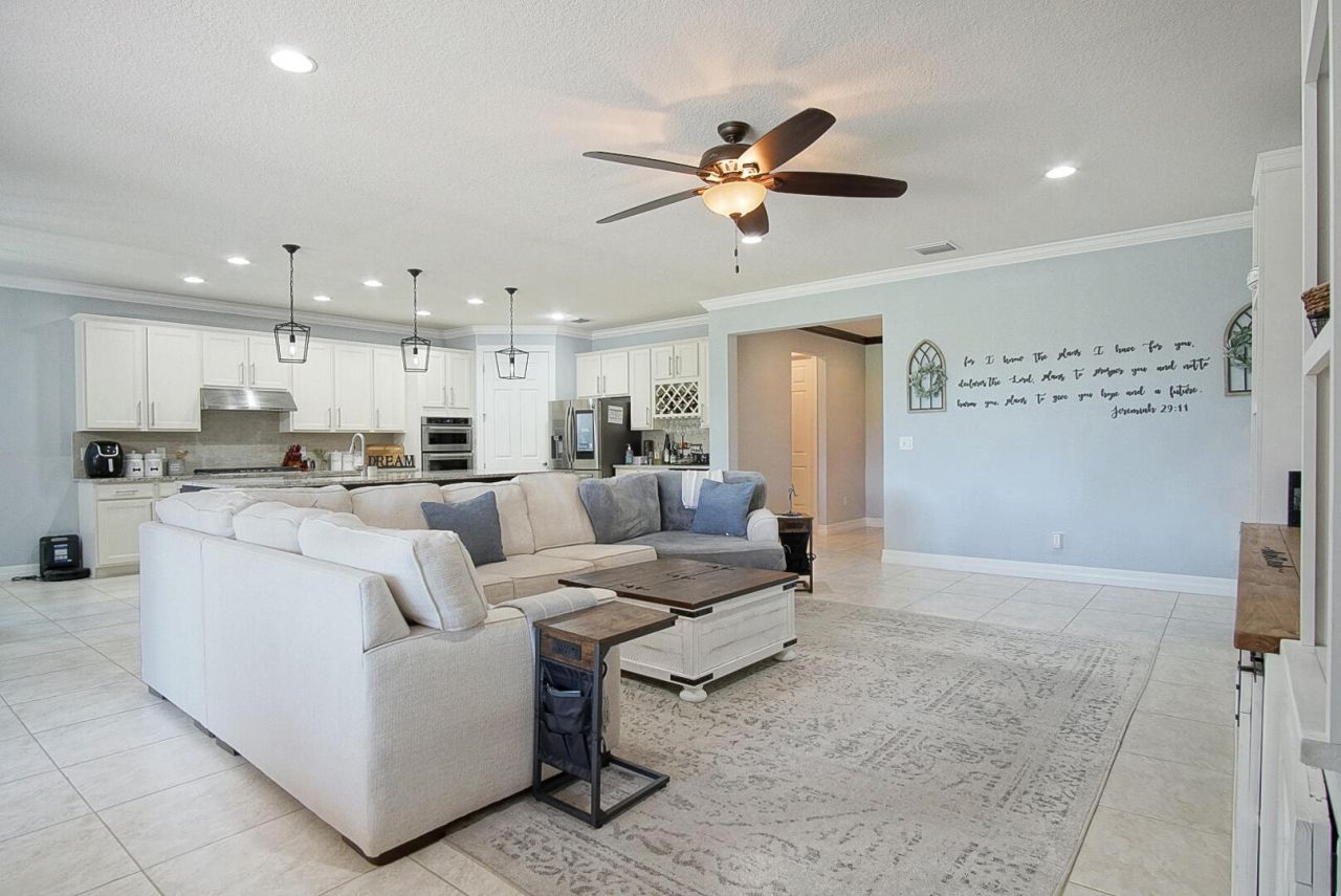 301 SE Huntington Circle, Port Saint Lucie, FL 34984 Photo