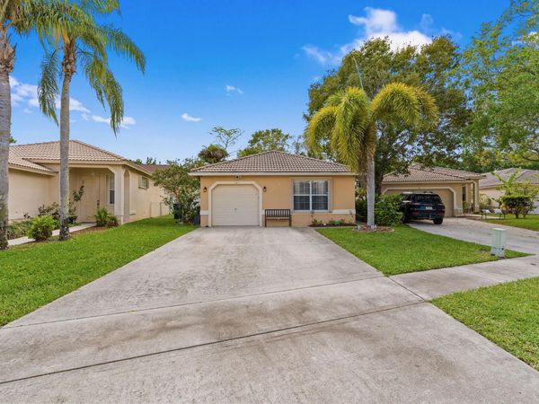 121 Prestige Drive, Royal Palm Beach, FL 33411