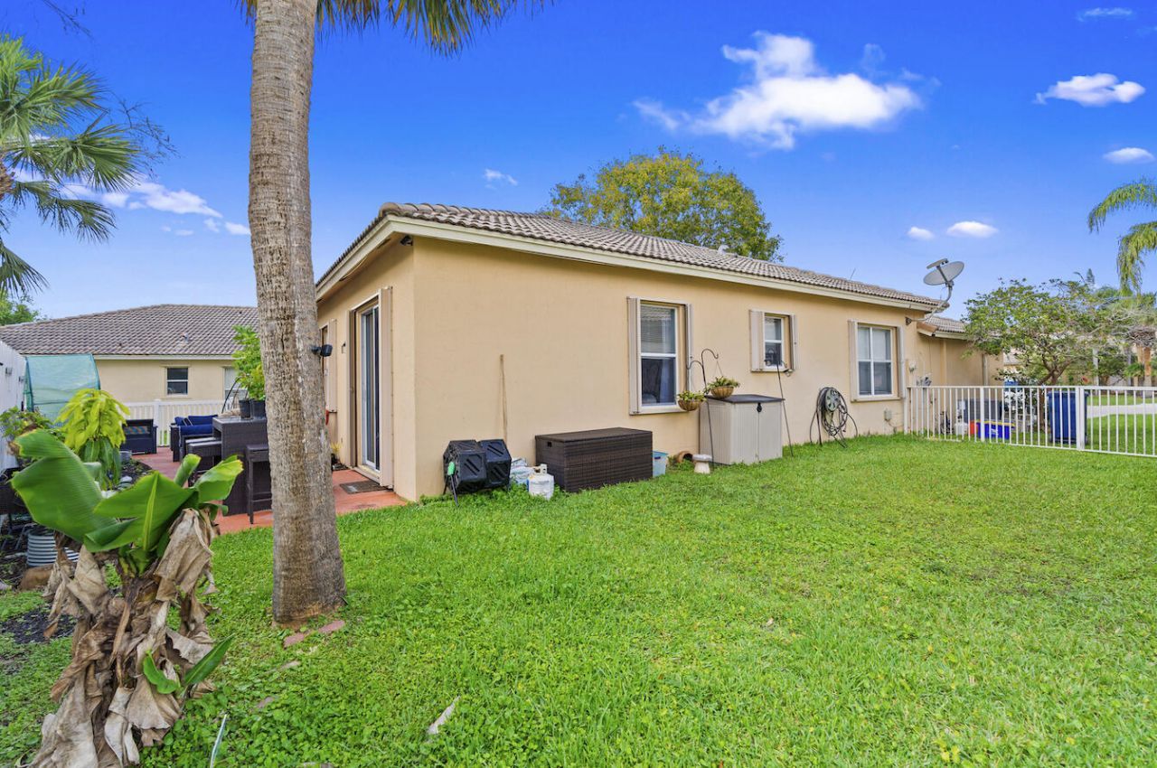 121 Prestige Drive, Royal Palm Beach, FL 33411 Photo