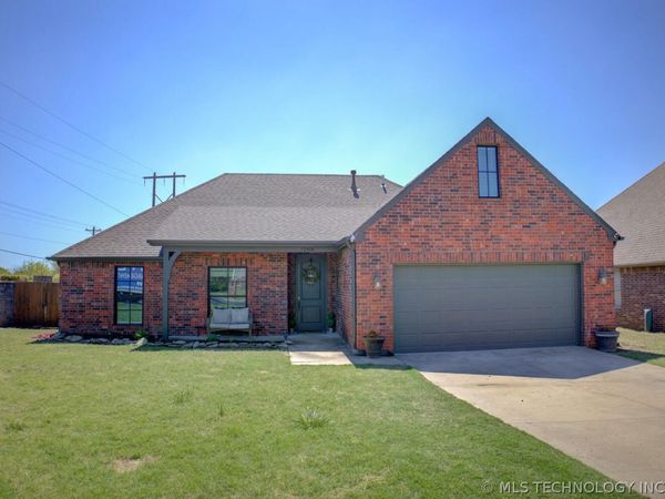 12808 E 69th Street North , Owasso, OK 74055
