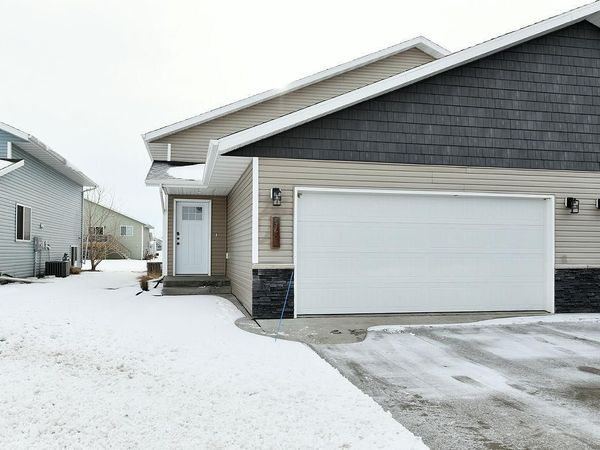 7250 30th Street S, Fargo, ND 58104