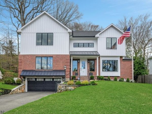 11 Brantwood Dr, Summit, NJ 07901