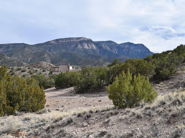 10 Vista de Oro , Placitas, NM 87043
