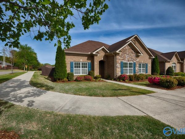 1124 Corner Brook NW, Huntsville, AL 35806