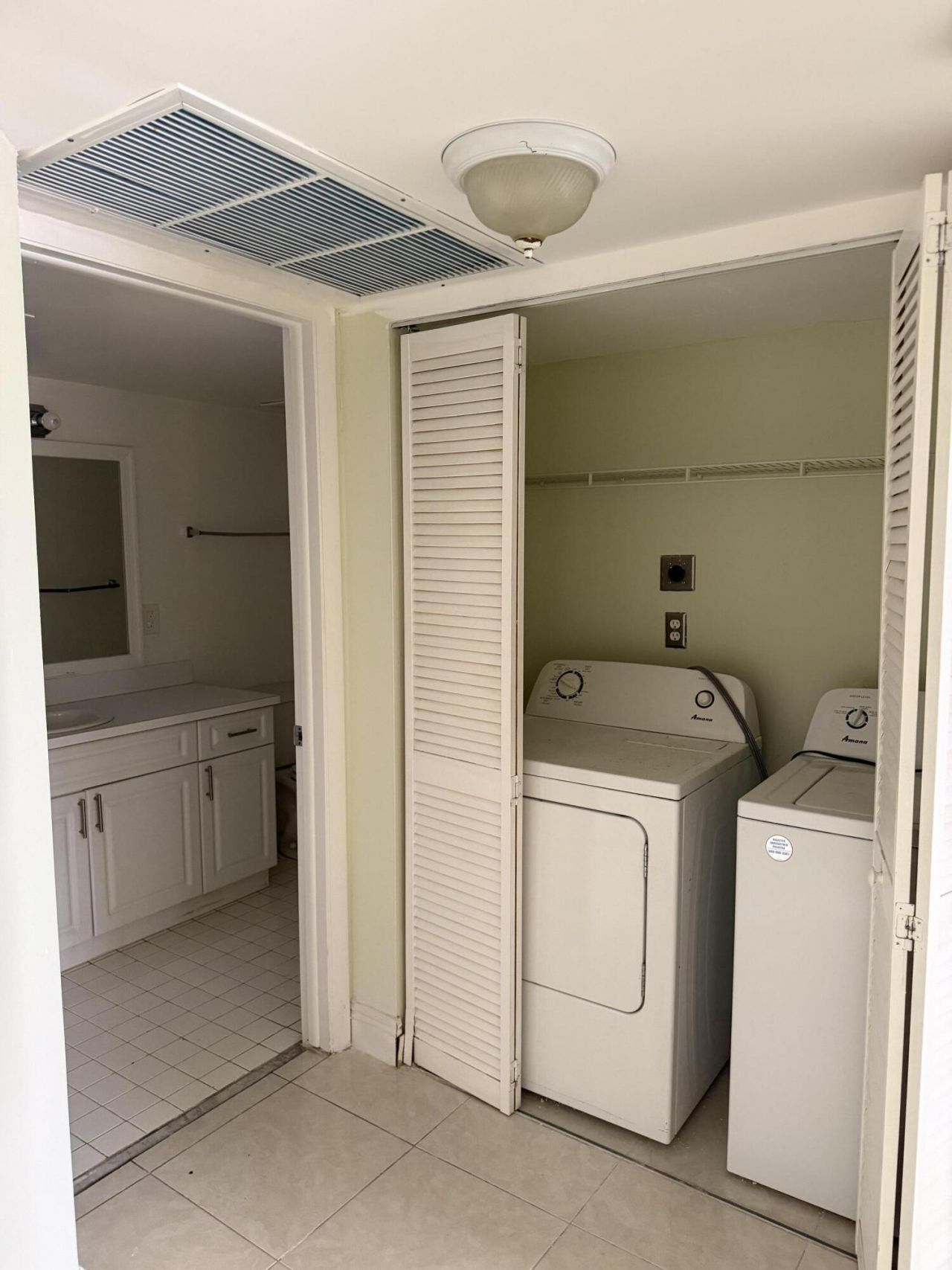 8343 Lake Drive, Unit 207, Doral, FL 33166 Photo