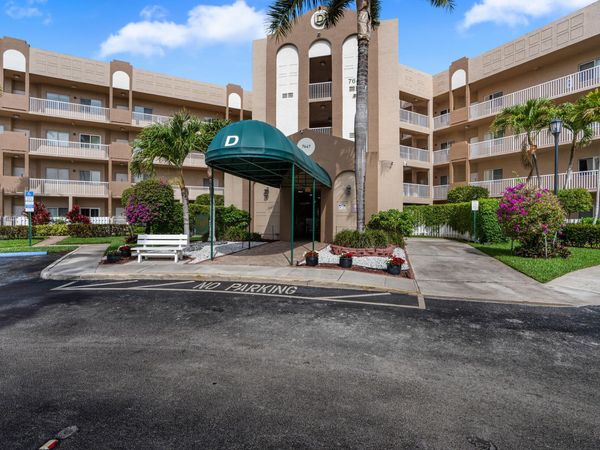 7647 Southampton Terrace, Unit 318, Tamarac, FL 33321
