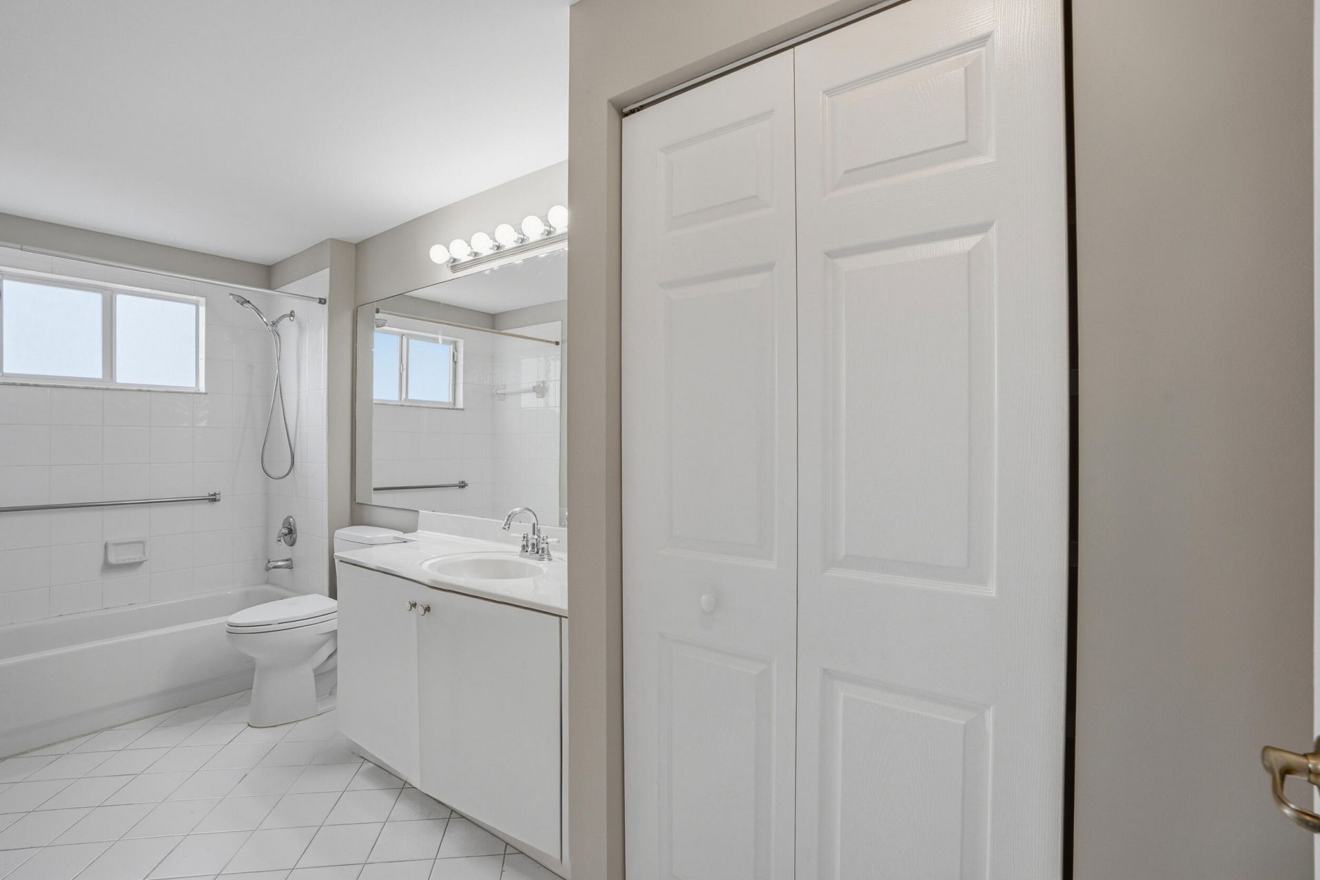 7647 Southampton Terrace, Unit 318, Tamarac, FL 33321 Photo