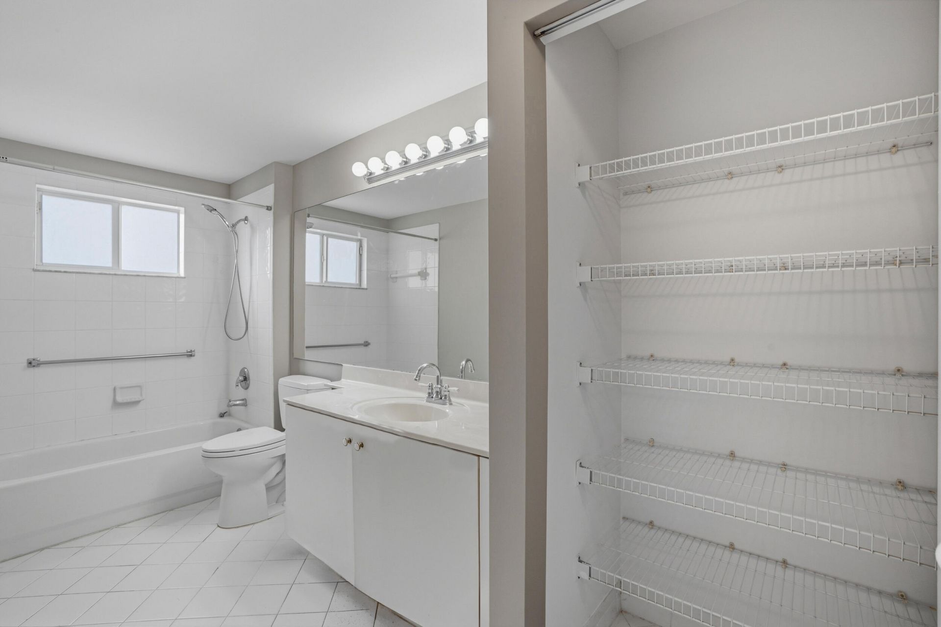 7647 Southampton Terrace, Unit 318, Tamarac, FL 33321 Photo