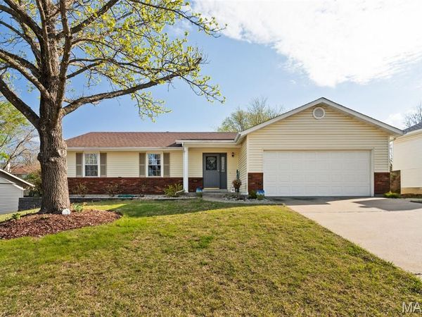 145 Universal Drive, St Peters, MO 63376