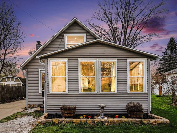 811 9th Street, Three Rivers, MI 49093