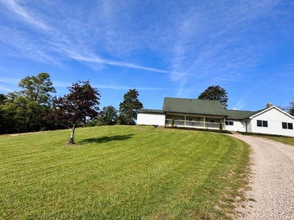 1556 Mcgill Road , Vincent, OH 45784