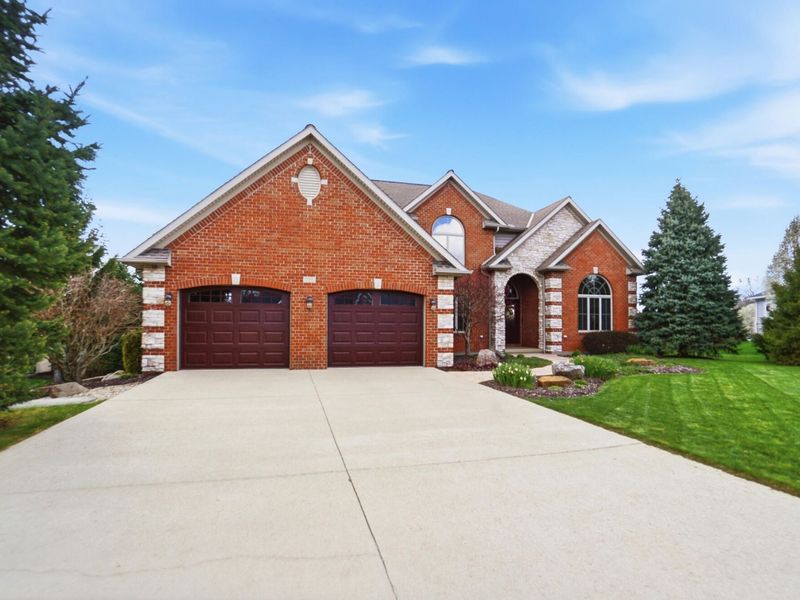 713 Stone Hollow Place, Bellefontaine, OH 43311 Photo 2