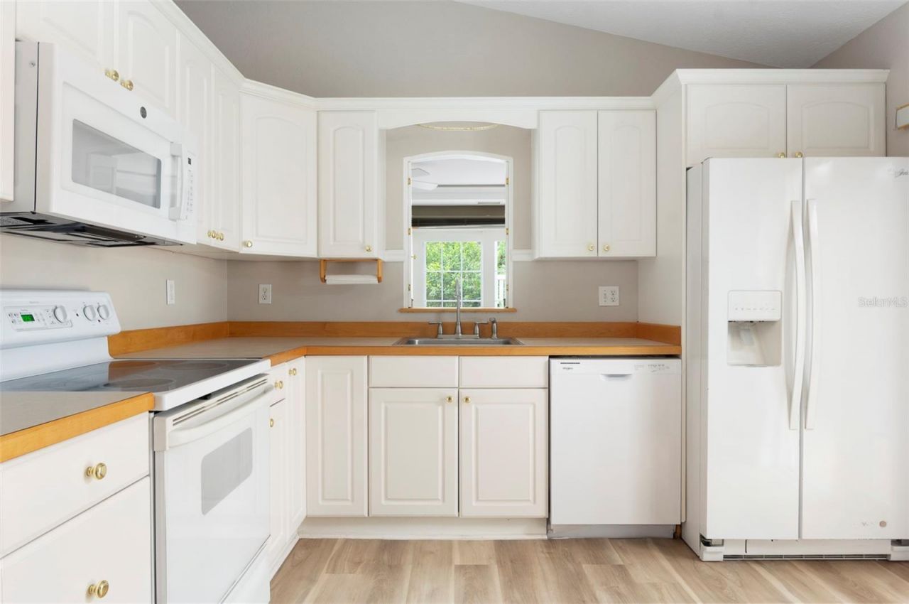 491 St Tropez Circle Ne, Saint Petersburg, FL 33703 Photo