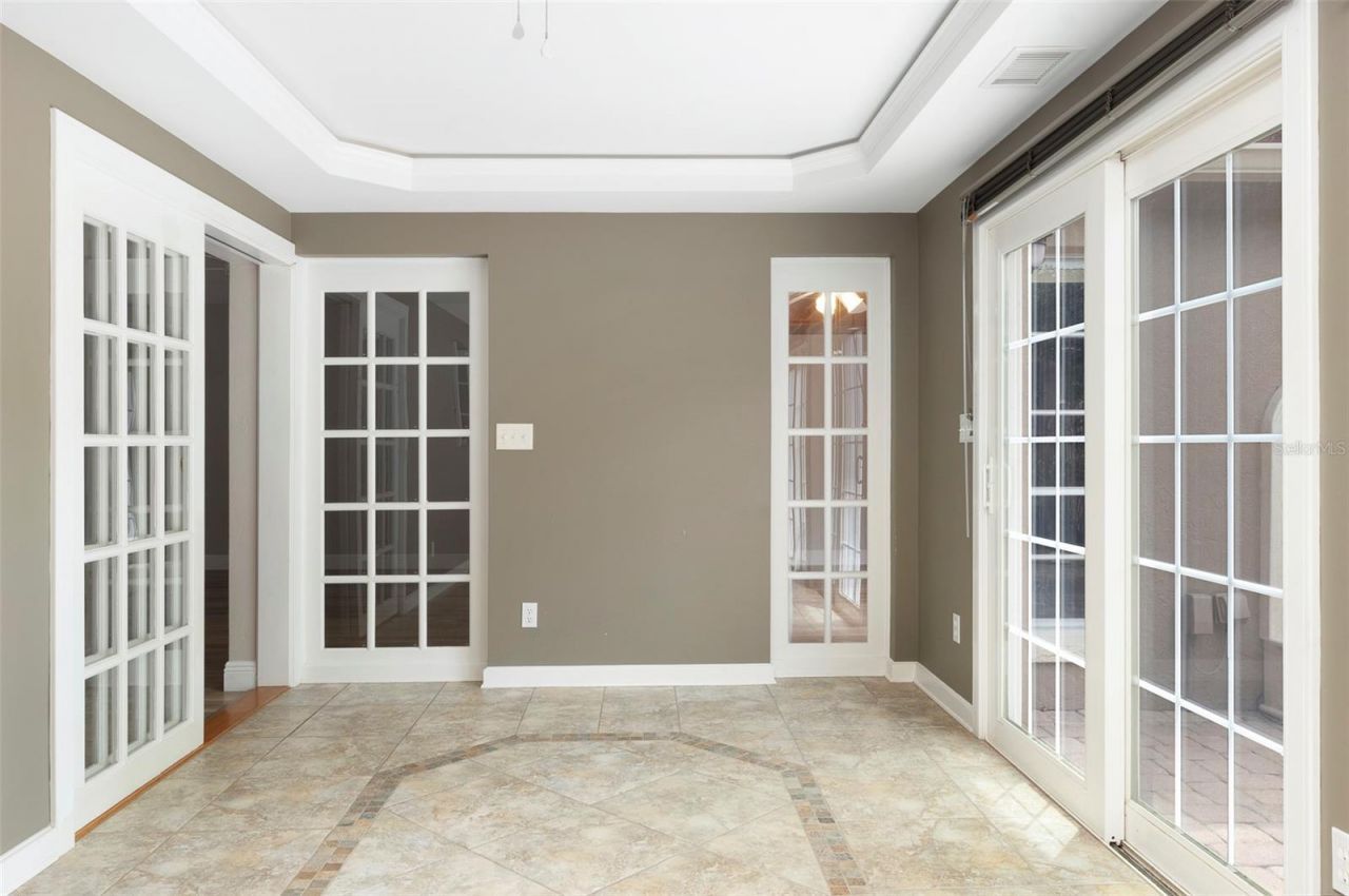 491 St Tropez Circle Ne, Saint Petersburg, FL 33703 Photo