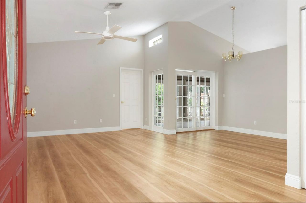 491 St Tropez Circle Ne, Saint Petersburg, FL 33703 Photo