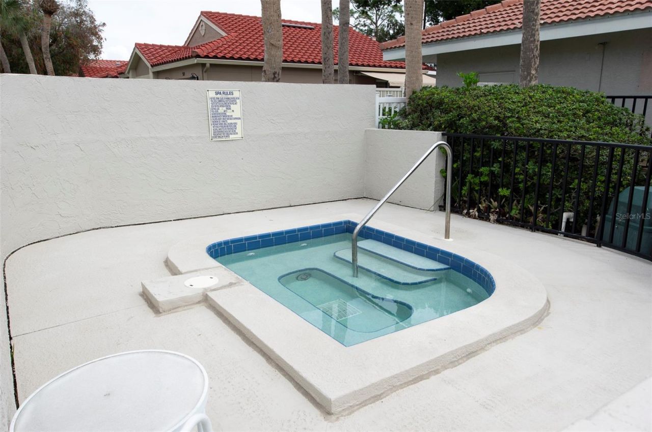 491 St Tropez Circle Ne, Saint Petersburg, FL 33703 Photo