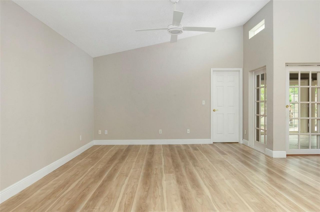 491 St Tropez Circle Ne, Saint Petersburg, FL 33703 Photo