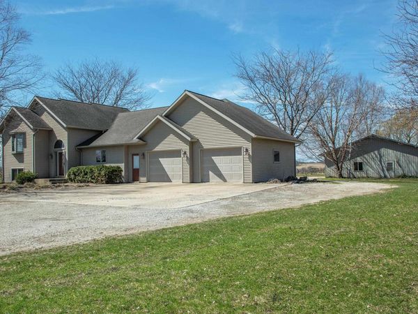 2346 Midway Avenue, Denver, IA 50622