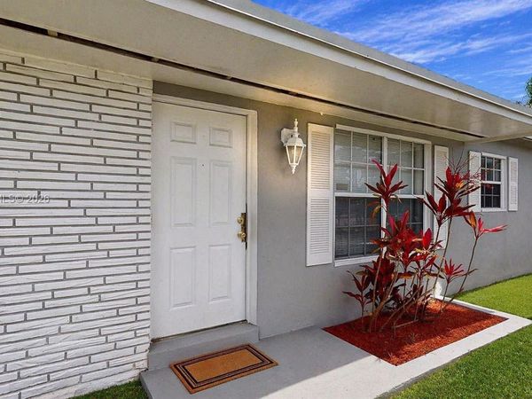 15305 SW 104th Ave , Miami, FL 33157