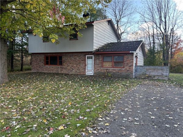 2555 State Route 104 , Ontario, NY 14519