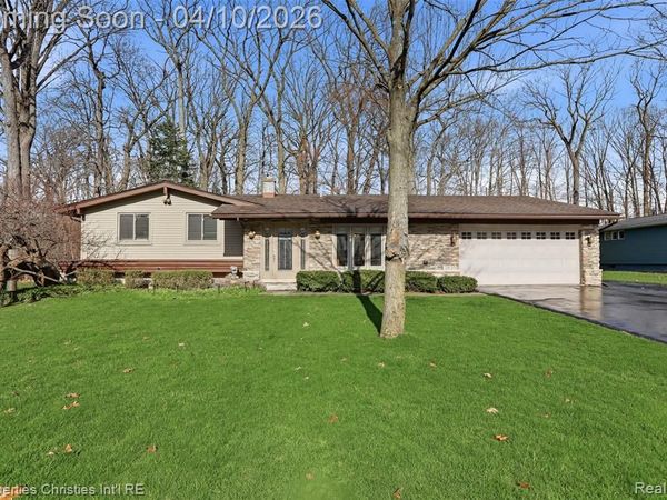 2835 Aspen Lane, Bloomfield Hills, MI 48302