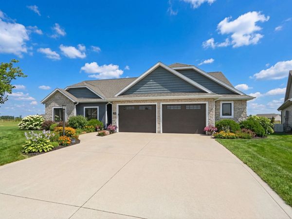 13498 Martingale Cove, Grabill, IN 46741