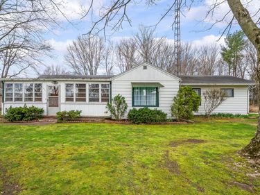 55796 92nd Avenue, Dowagiac, MI 49047