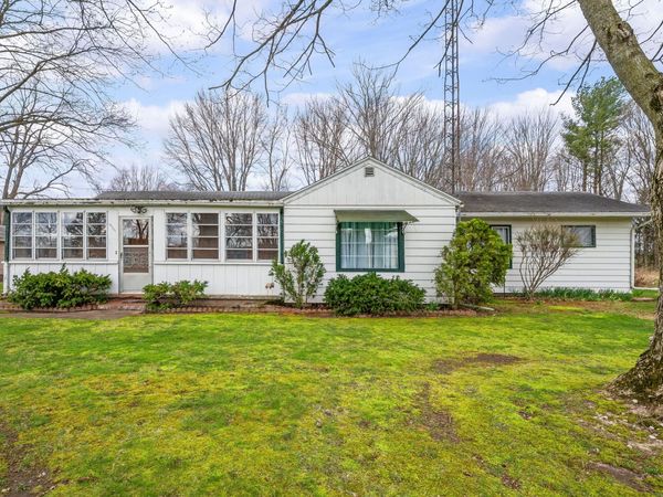 55796 92nd Avenue, Dowagiac, MI 49047