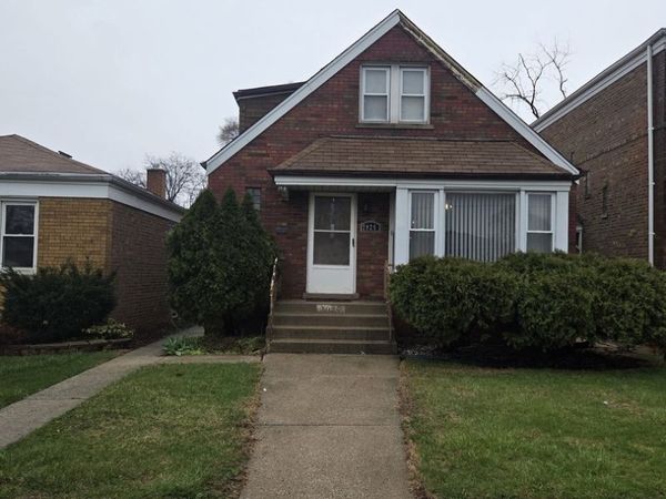 7925 S Richmond Street, Chicago, IL 60652