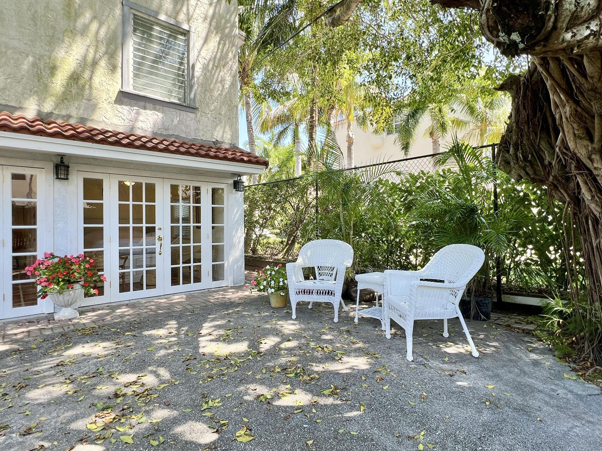 336 Monroe Drive, Unit 2, West Palm Beach, FL 33405 Photo