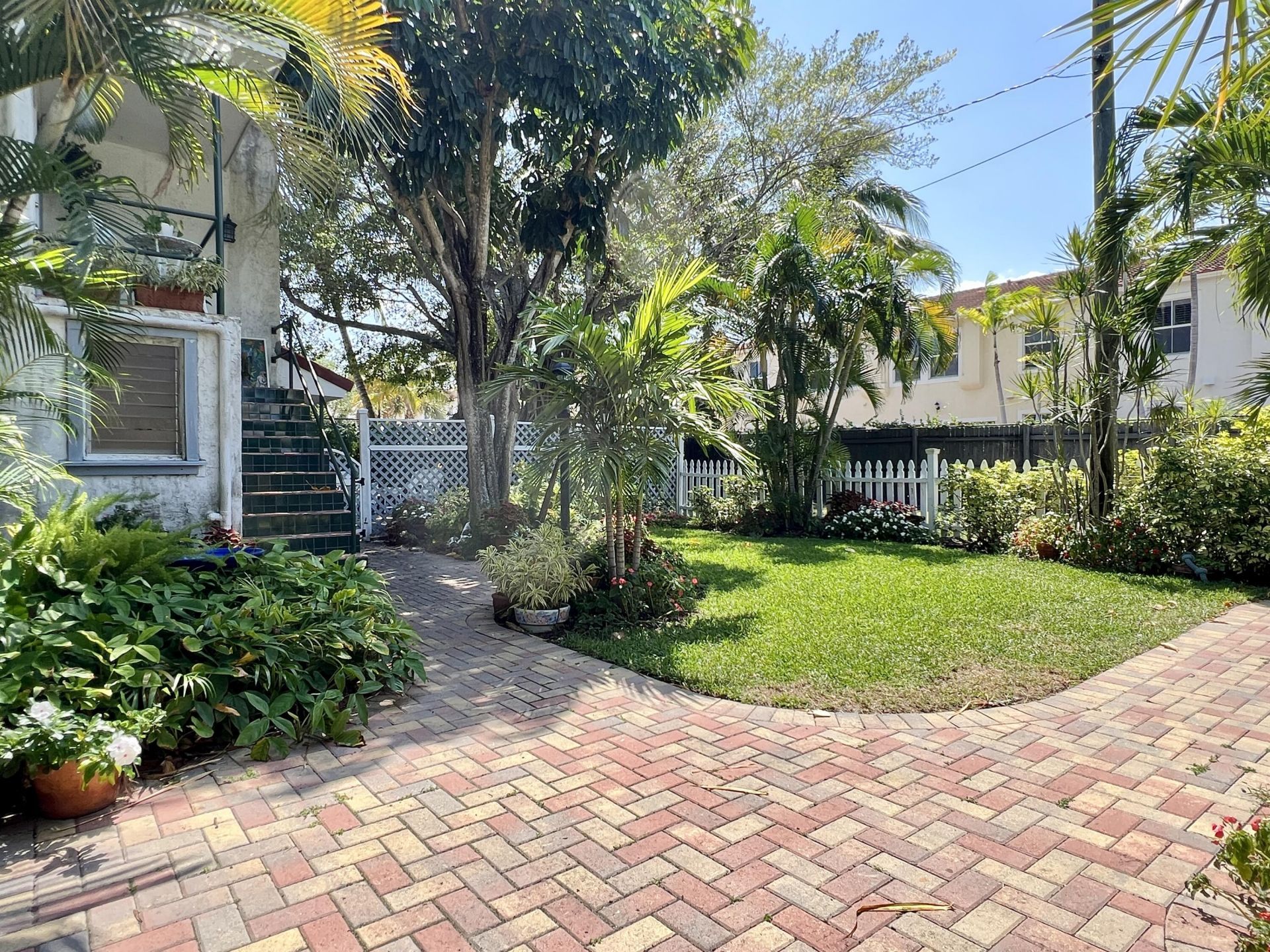 336 Monroe Drive, Unit 2, West Palm Beach, FL 33405 Photo
