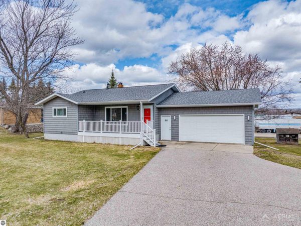 915 Wright Avenue W, West Branch, MI 48661