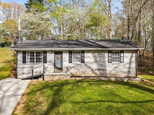 225 Country Way Drive, LaFollette, TN 37766