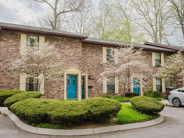 1325 Francis Station Drive, Knoxville, TN 37909