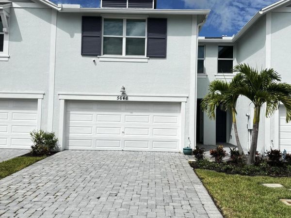 5646 SE Edgewater Circle, Stuart, FL 34997