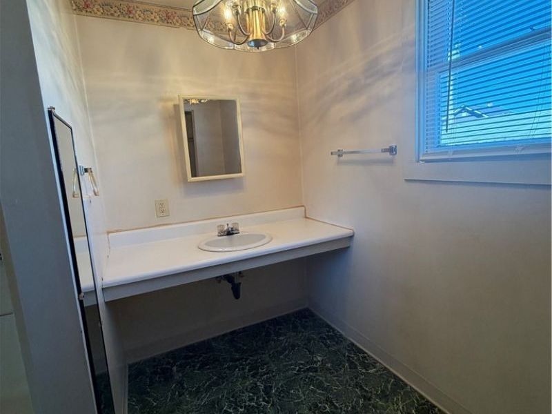 376 E State Street, Newcomerstown, OH 43832 Photo 10