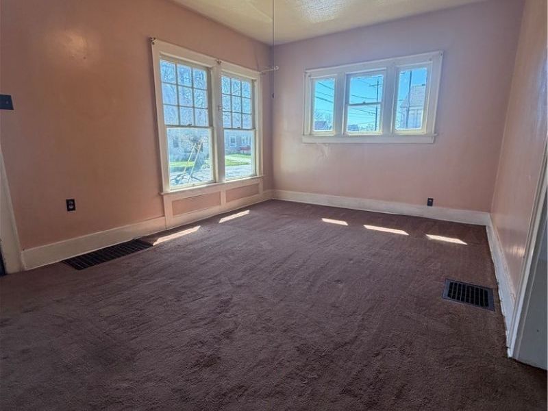 376 E State Street, Newcomerstown, OH 43832 Photo 2