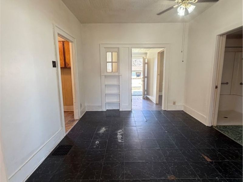 376 E State Street, Newcomerstown, OH 43832 Photo 4