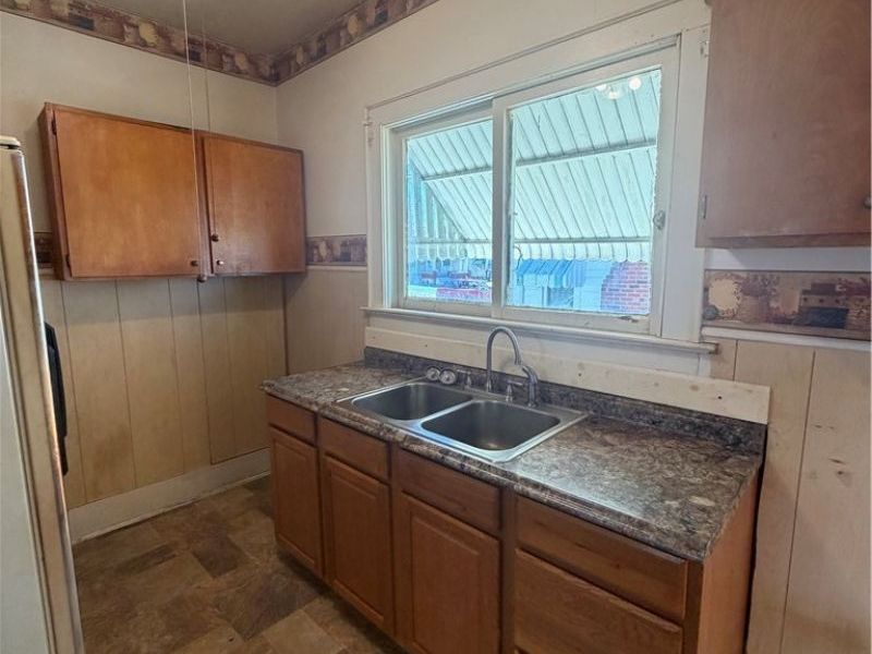 376 E State Street, Newcomerstown, OH 43832 Photo 6