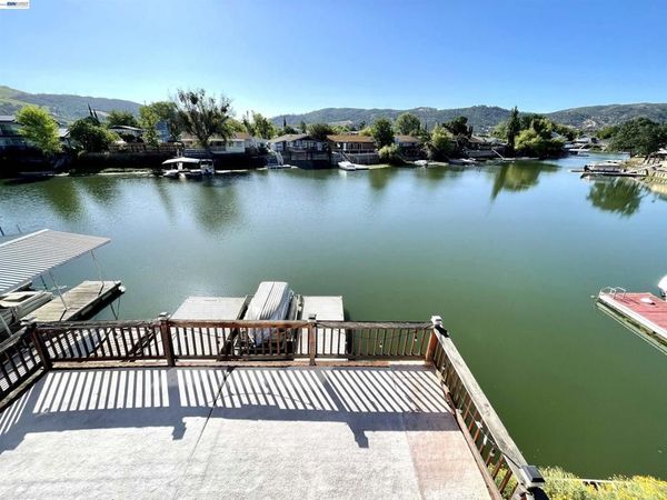 668 Keys Blvd., Clearlake Oaks, CA 95423