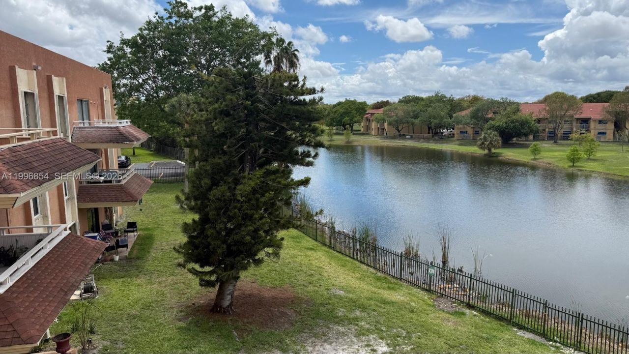 17530 NW 68th Ave, Unit C3010, Hialeah, FL 33015 Main Photo