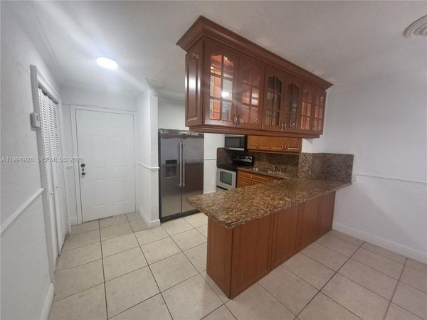 1275 W 35th St , Unit 29B, Hialeah, FL 33012