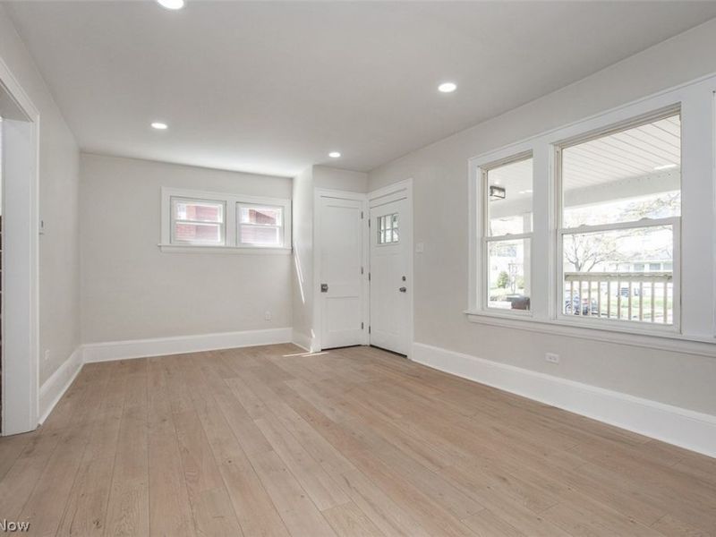 92 E Ido Avenue, Akron, OH 44301 Photo 4