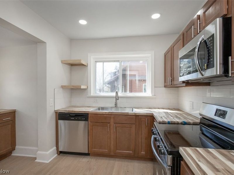 92 E Ido Avenue, Akron, OH 44301 Photo 8