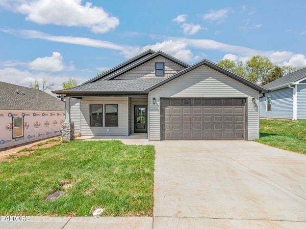 920 Stratford Ave, Sweetwater, TN 37874